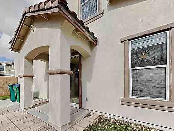 1st image of 332 W Calle Del Estribo