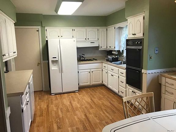 5th image of 74 Tippin Dr