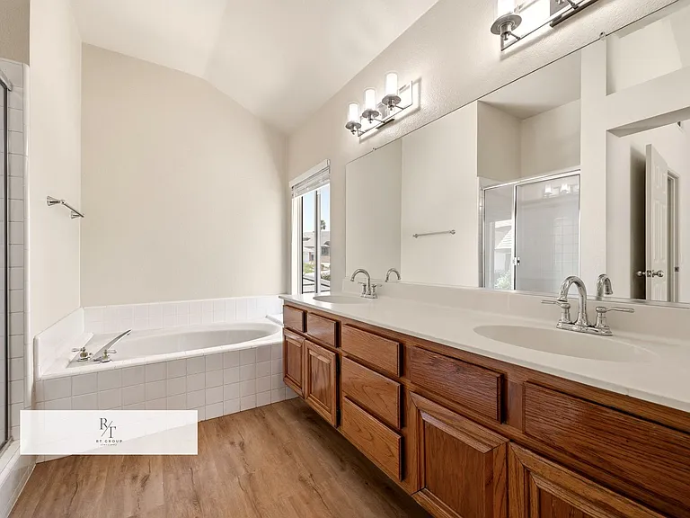 20926 Brookline Dr — Photo 32