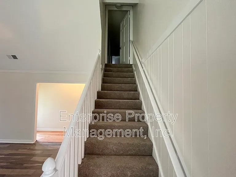 9161 Gainsborough Dr — Photo 19