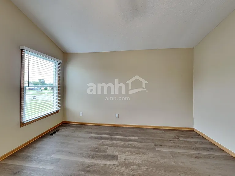 100 Winesap St SW — Photo 11