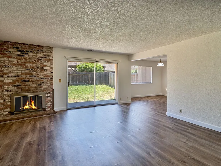 1171 Meadow Gate Dr — Photo 8