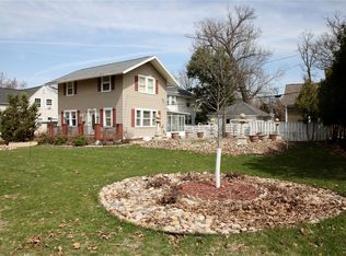 350 Woodland Dr SE, Cedar Rapids, IA 52403