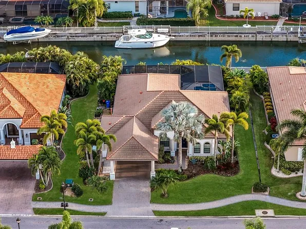 525 Mast Dr, Bradenton, FL 34208