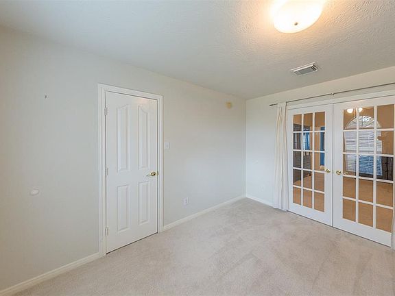 5th image of 409 Primrose Ln