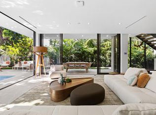 Park Plaza, Miami, FL 33137