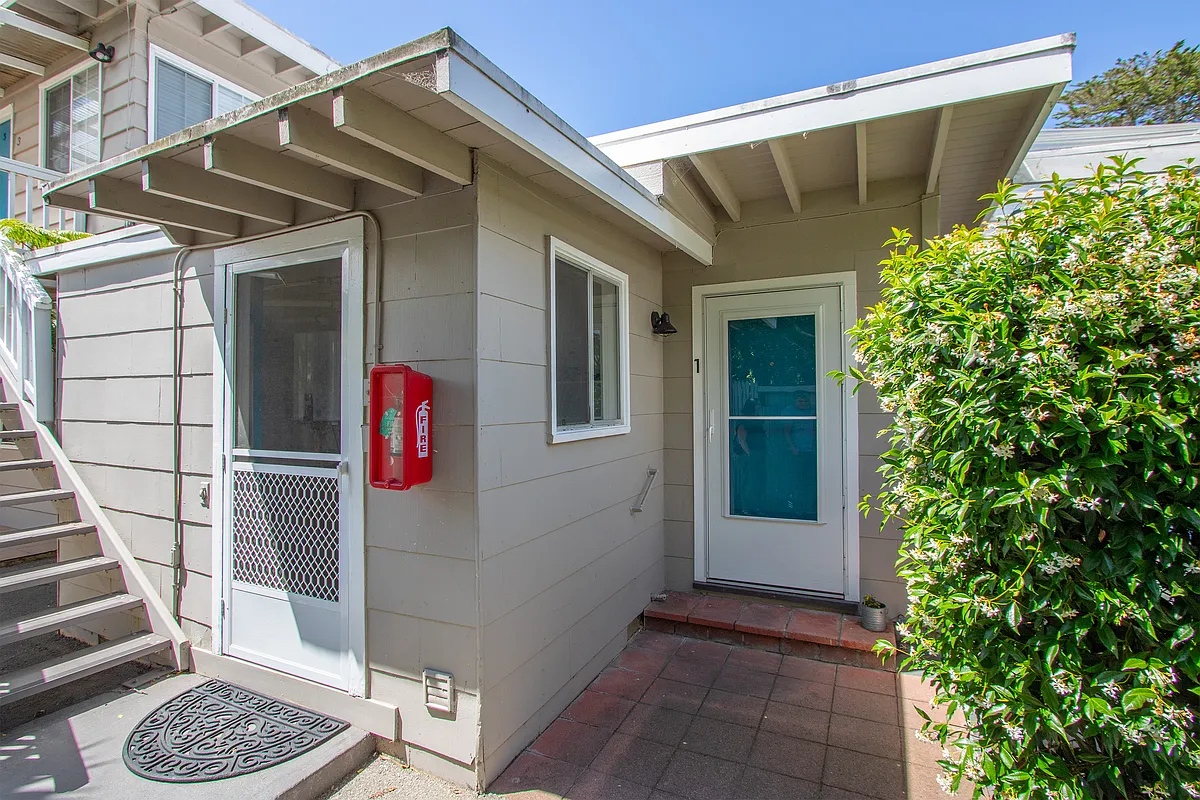 Building Photo - 371 7th Ave #1