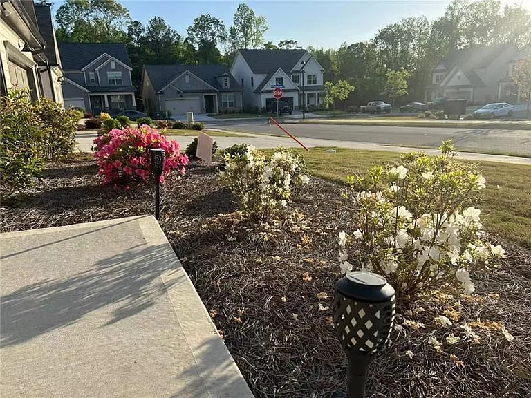 5461 Trillium Way — Photo 3