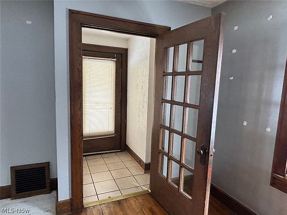 3rd image of 28 W Salome Ave