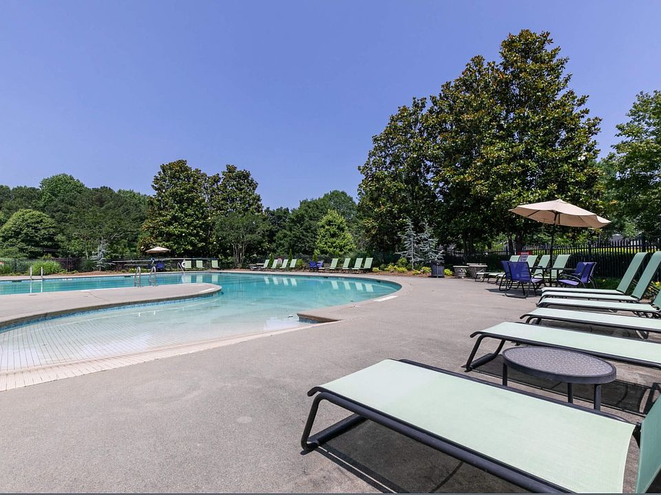 1st image of 460 E Lake Blvd SE #125