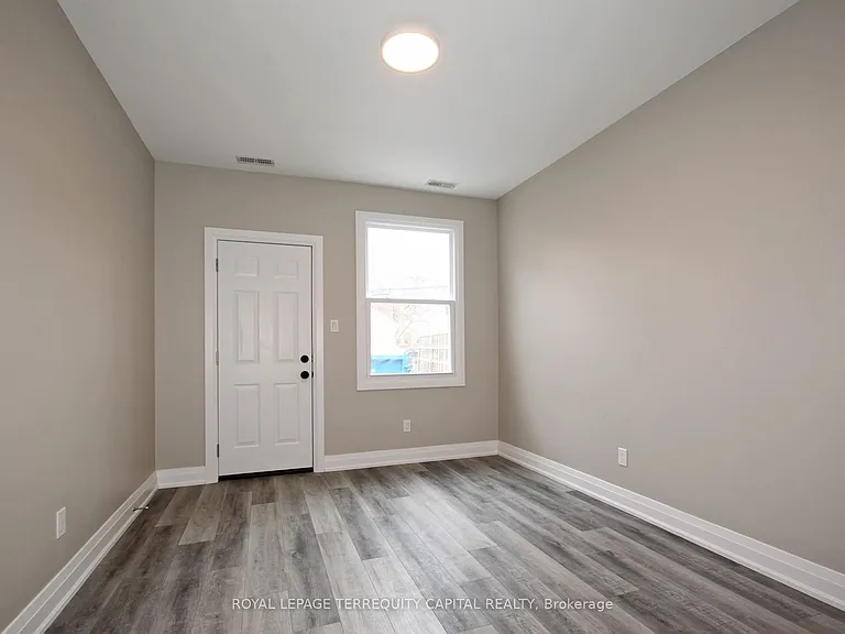 756 Gerrard St E #1 — Photo 12