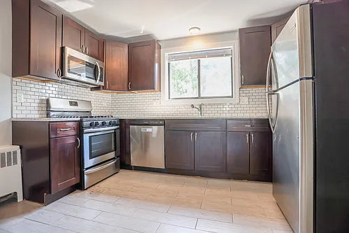 6807 N Ridge Ave #G1 Photo 1