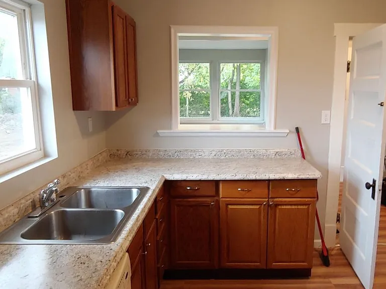 1323 Camden Ave — Photo 2