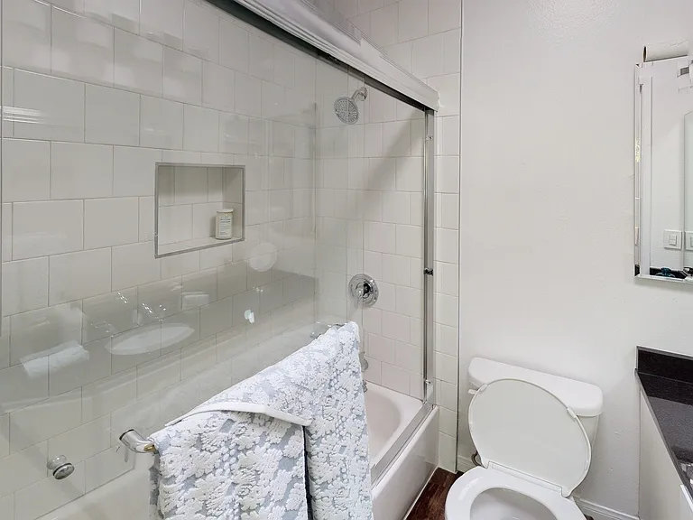 Mentone Apartments — Photo 21