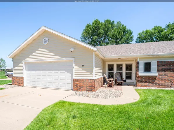 19 Park Village Ct, Le Mars, IA 51031