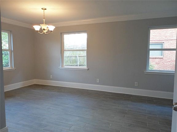 4th image of 4300 Macarthur Blvd