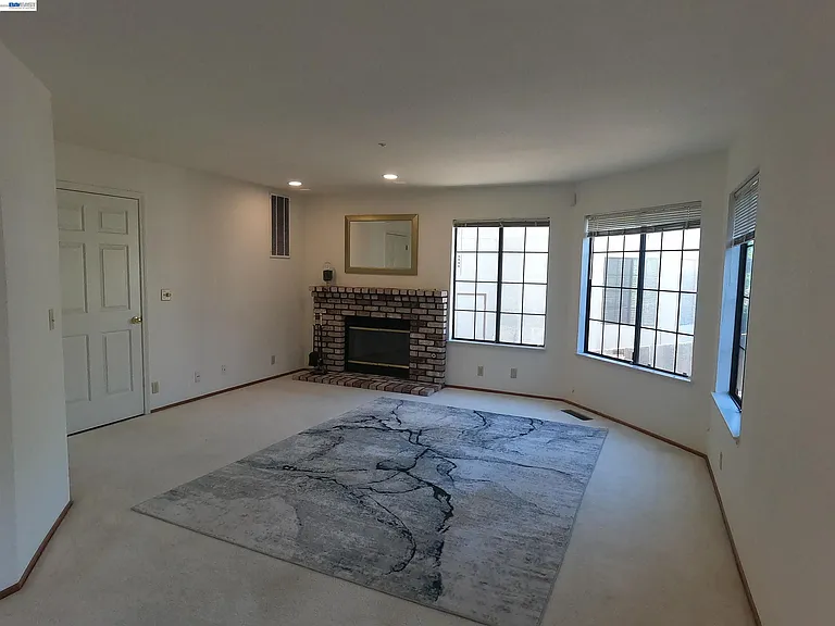 19179 Alpha Ct — Photo 13