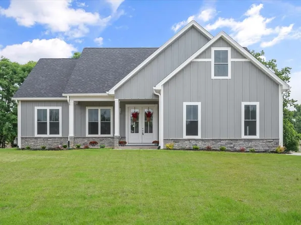 304 Elm Tree Pl, Eminence, KY 40019