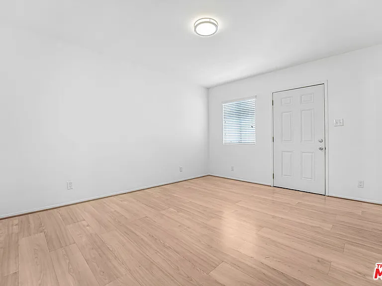 10393 Almayo Ave #5 — Photo 9
