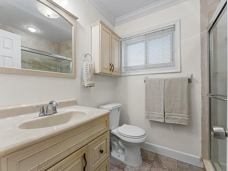 6515 SW 8th Pl — Photo 21