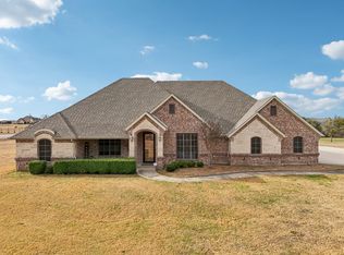 101 Maral Ln, Azle, TX 76020