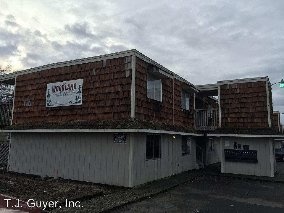 1st image of 1101 Woodland Ave APT 11