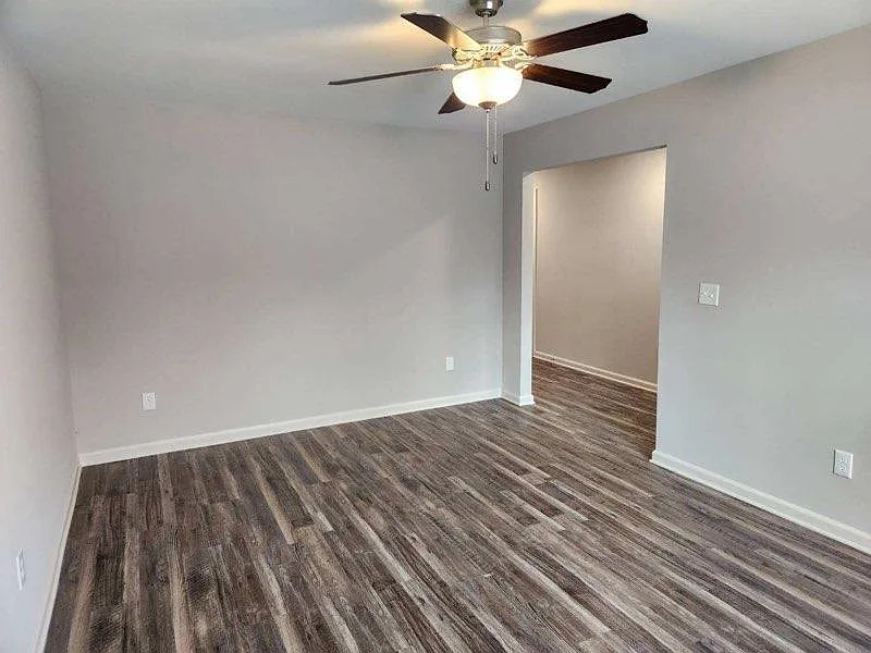 3 bed, 2.5 bath, 1561 sqft, $1,650 — Photo 3