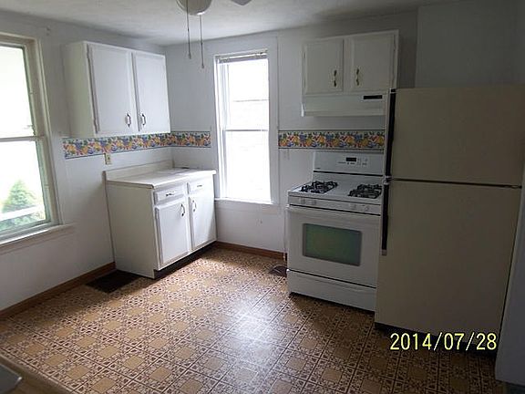 3rd image of 205 Lawndale St
