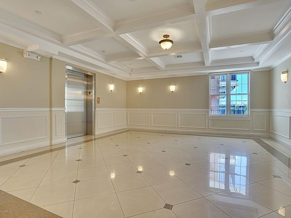 4th image of 932 Madison Ave