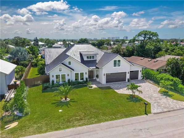 818 93rd AVE N, NAPLES, FL 34108