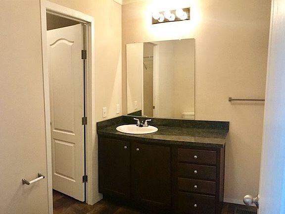 5th image of 2129 Arrowhead Dr #63