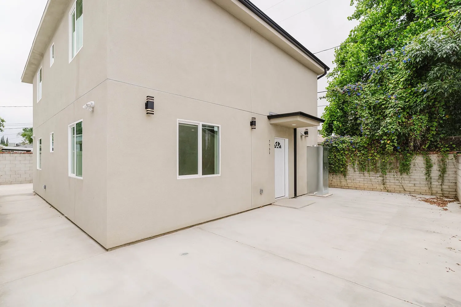 2 bed, 852 sqft, $3,100 — Photo 3