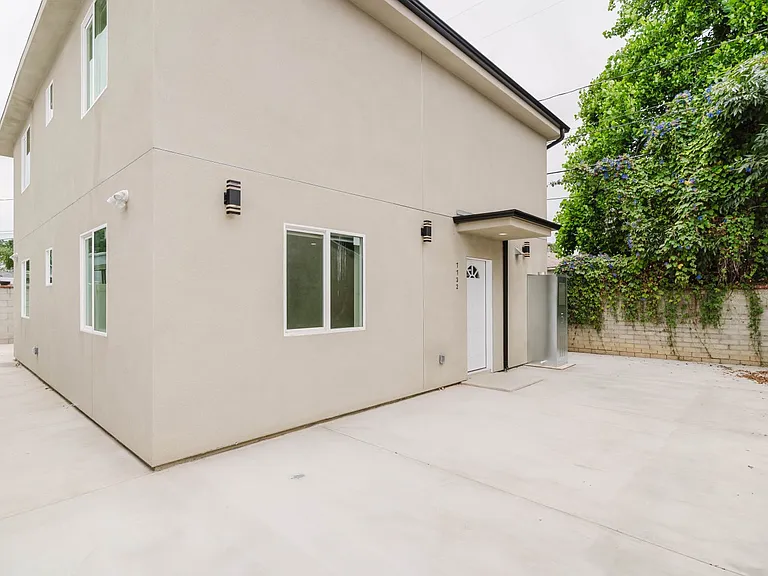 7732 Etiwanda Ave — Photo 3