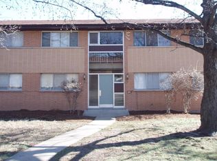 1112 Indian Trails Dr APT E, Saint Louis, MO