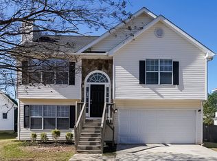 4015 Robin Cir, College Park, GA 30349