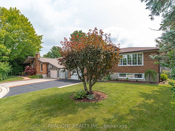 3rd image of 111 Glenburnie Dr
