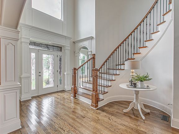 2nd image of 1502 Avellino Cir