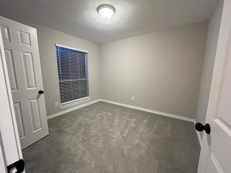 922 Binbrook Dr — Photo 7