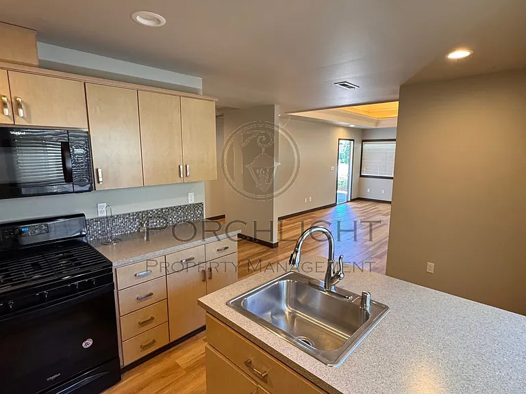 407 E Main St #A — Photo 10