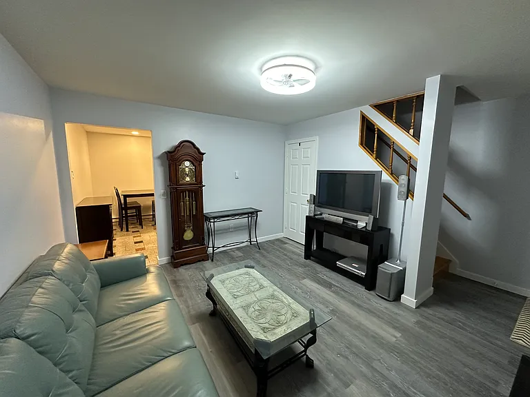 10 Greenwood St #E — Photo 7