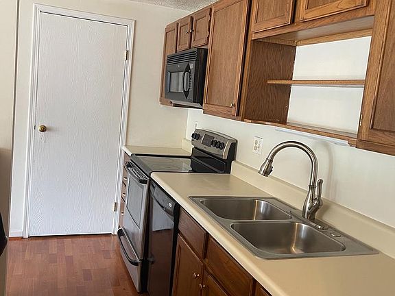 4th image of 503 Palmtree Dr APT 1