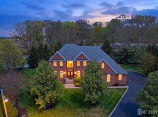 8 Keppel Rd, Plainsboro, NJ 08536