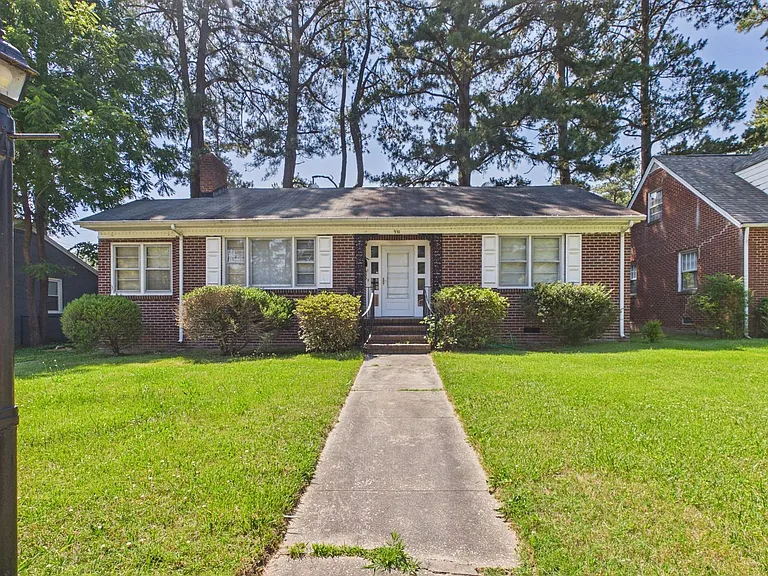 910 Northampton Rd — Photo 1