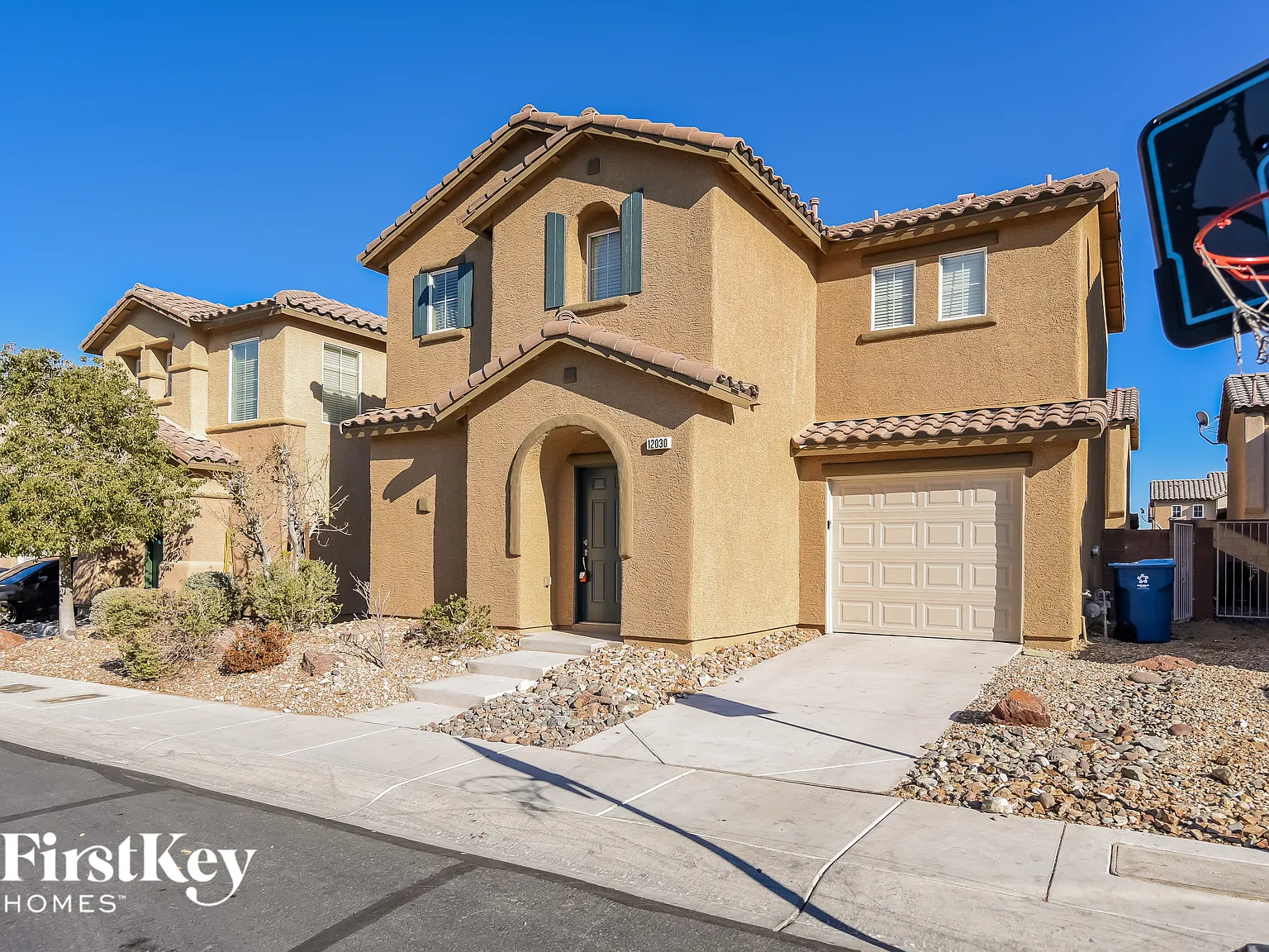 3 bed, 2.5 bath, 1650 sqft, $1,820 — Photo 1
