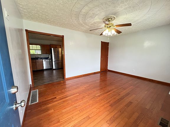 2nd image of 1711 Mary Ellen Dr