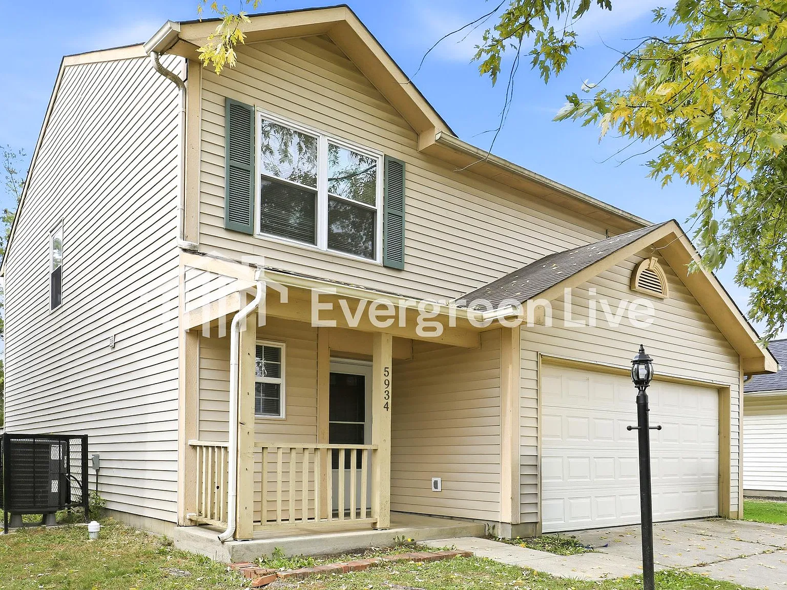 3 bed, 2.0 bath, 1676 sqft, $1,745 — Photo 2