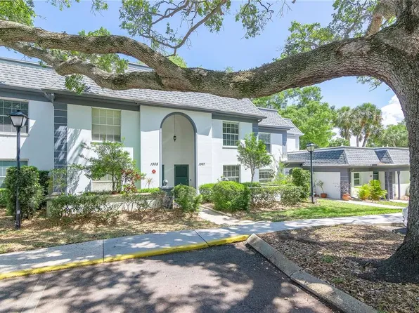 1307 N McMullen Booth Rd, Clearwater, FL 33759
