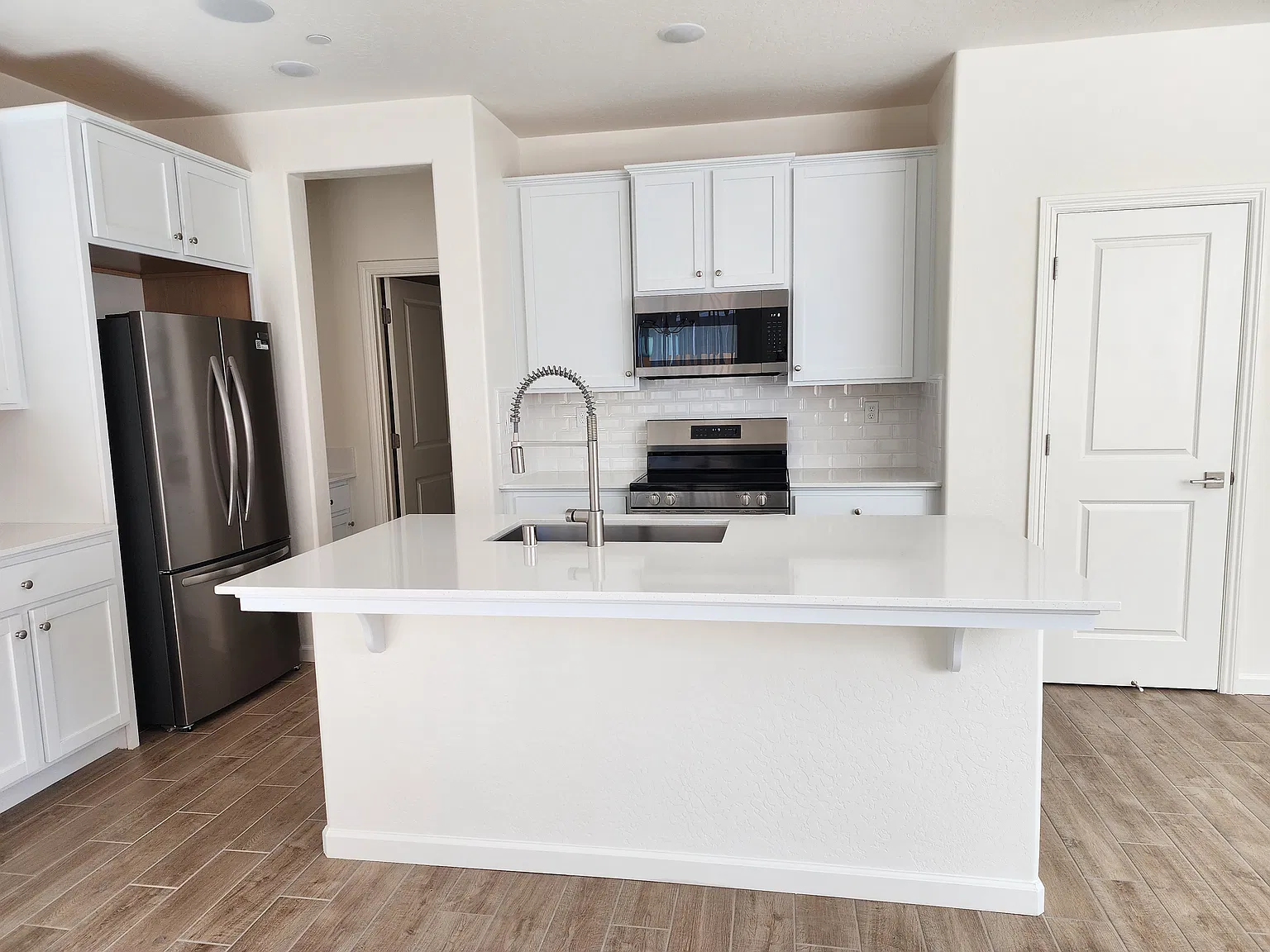 3 bed, 1651 sqft, $2,600 — Photo 4