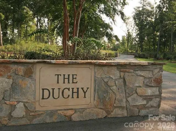 5210 Osprey Dr, Mebane, NC 27302