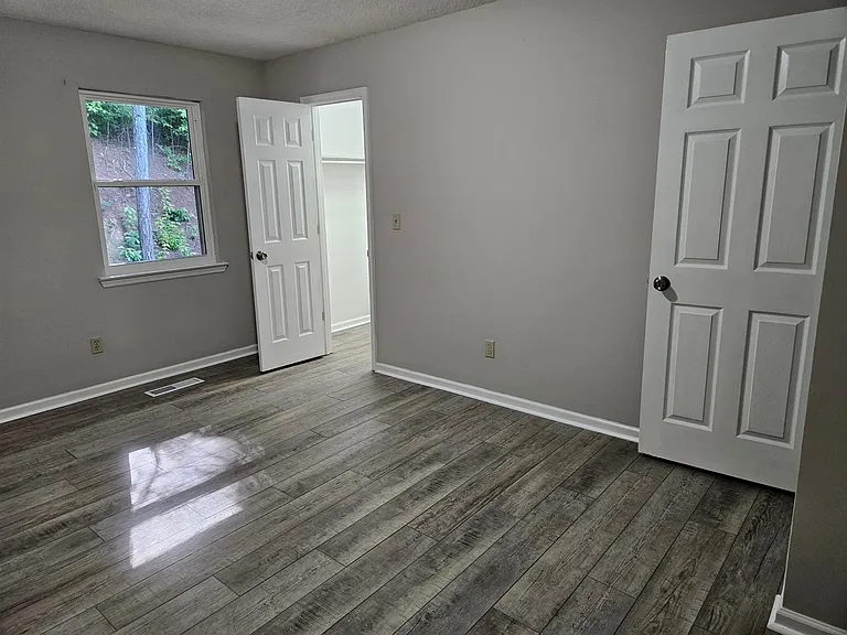 1103 Johnson Rd — Photo 3